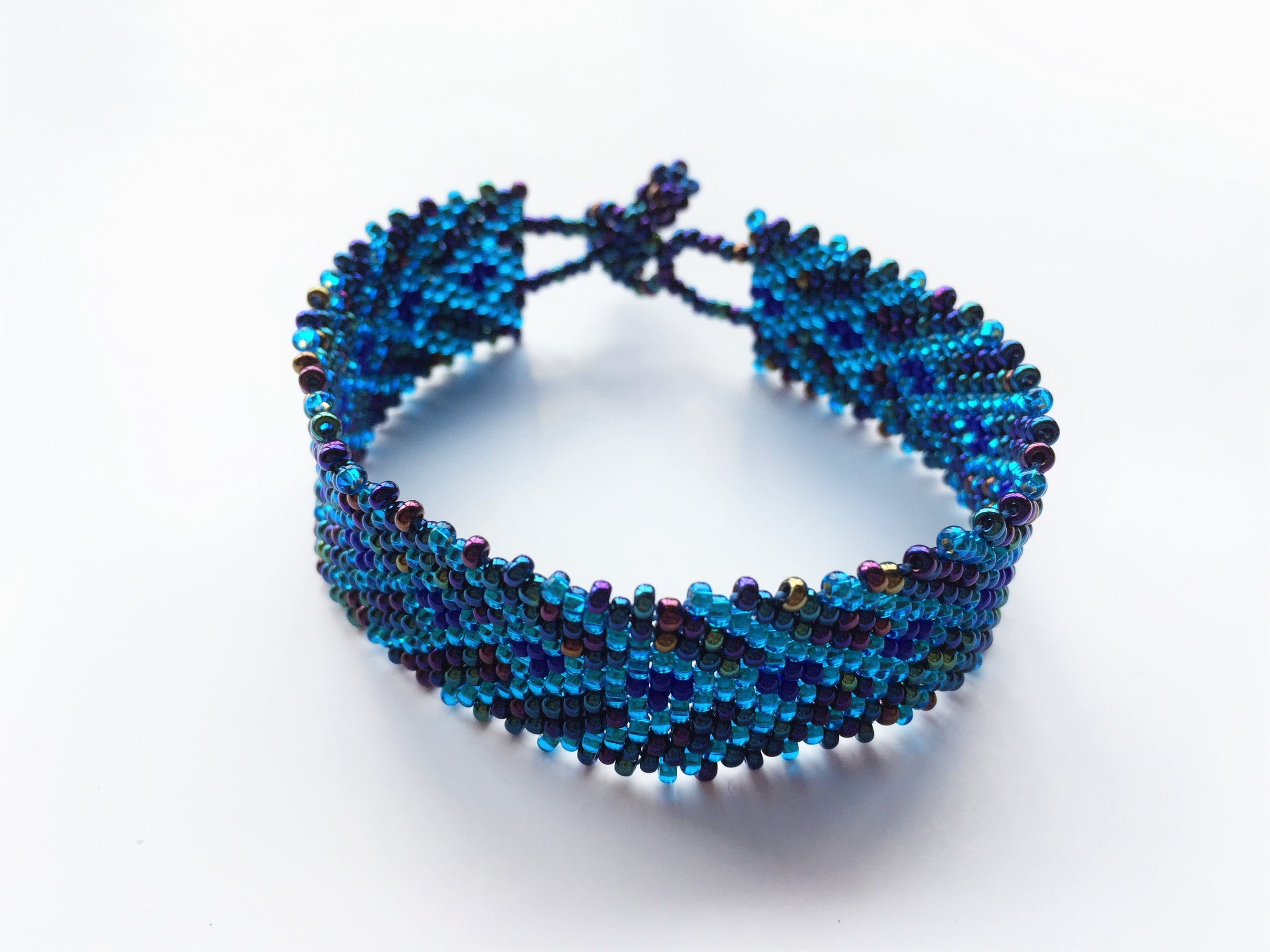 CHEVRON-AND-ON BEADS AND BRACELET KITS